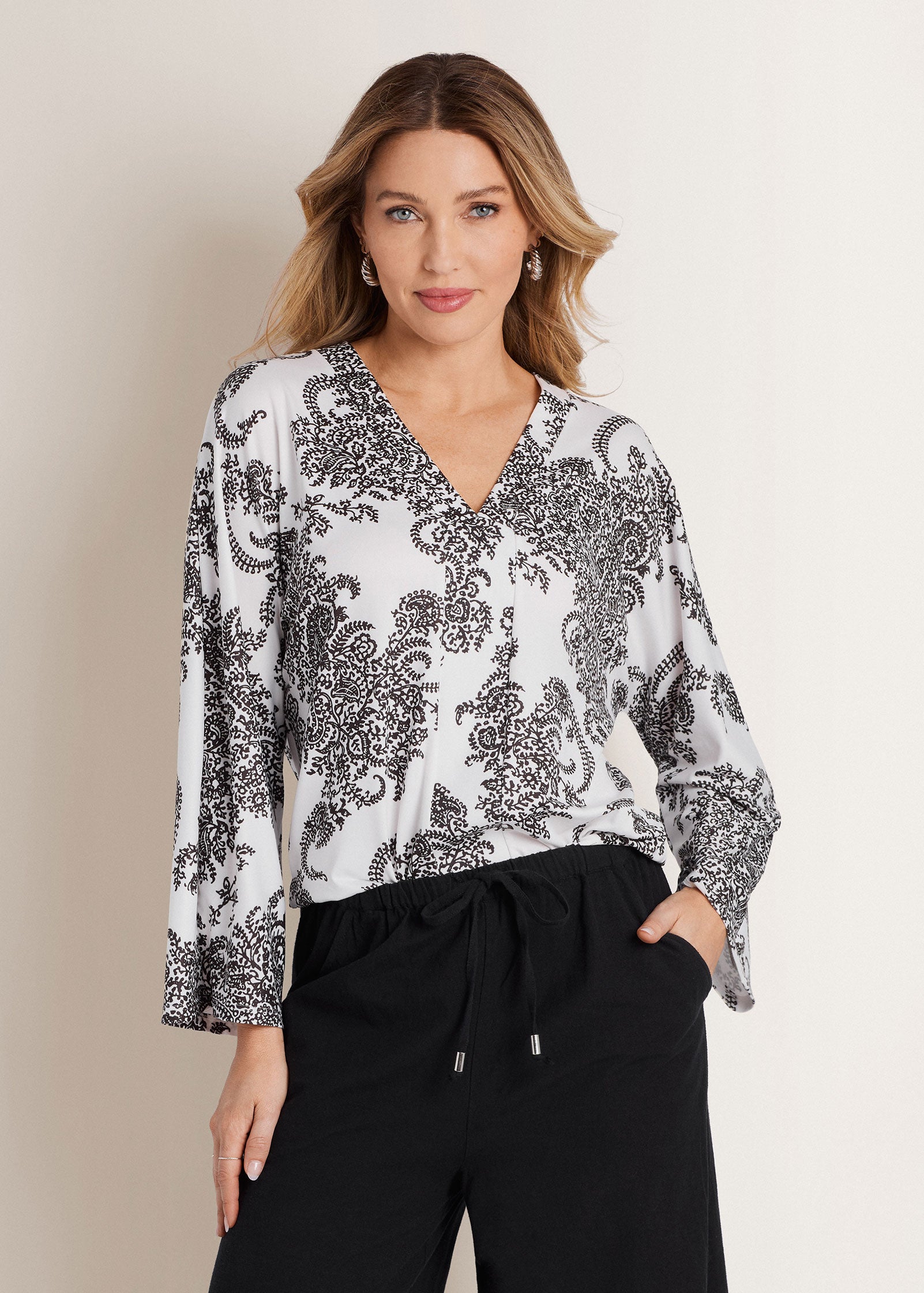 Chic Black Tops & Blouses for Women | VENUS